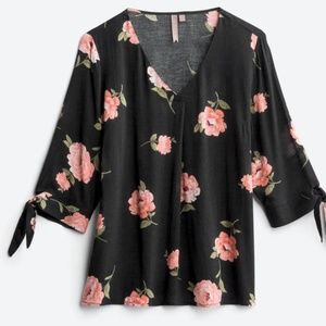 Brina & Em-Liari Tie Sleeve Top- NWT